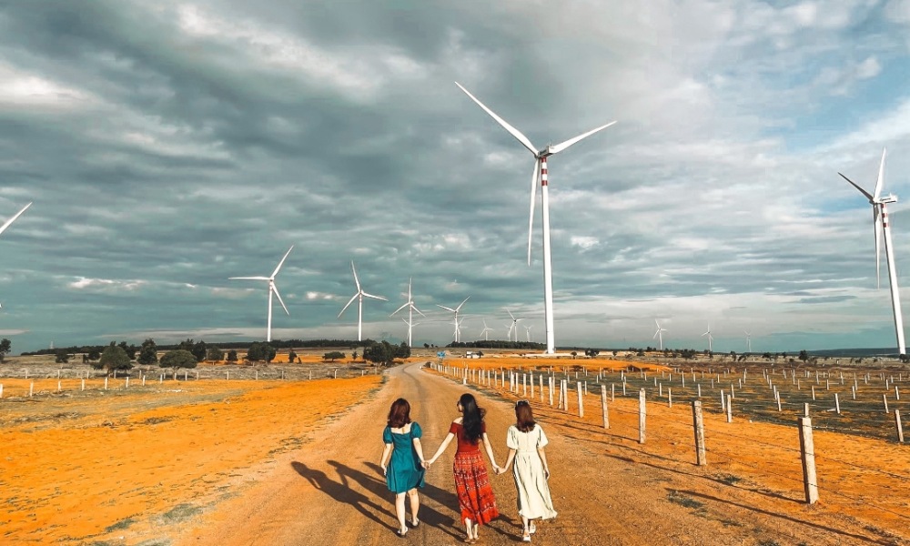 Cánh đồng quạt gió là địa điểm nổi tiếng check-in tại Mũi Né