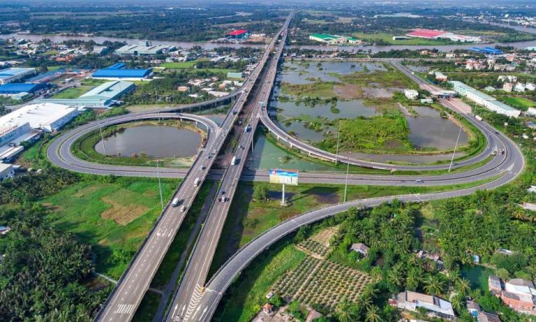 Thuê xe đi Long An có tài xế từ TP. HCM 4, 7, 16, 29 chỗ